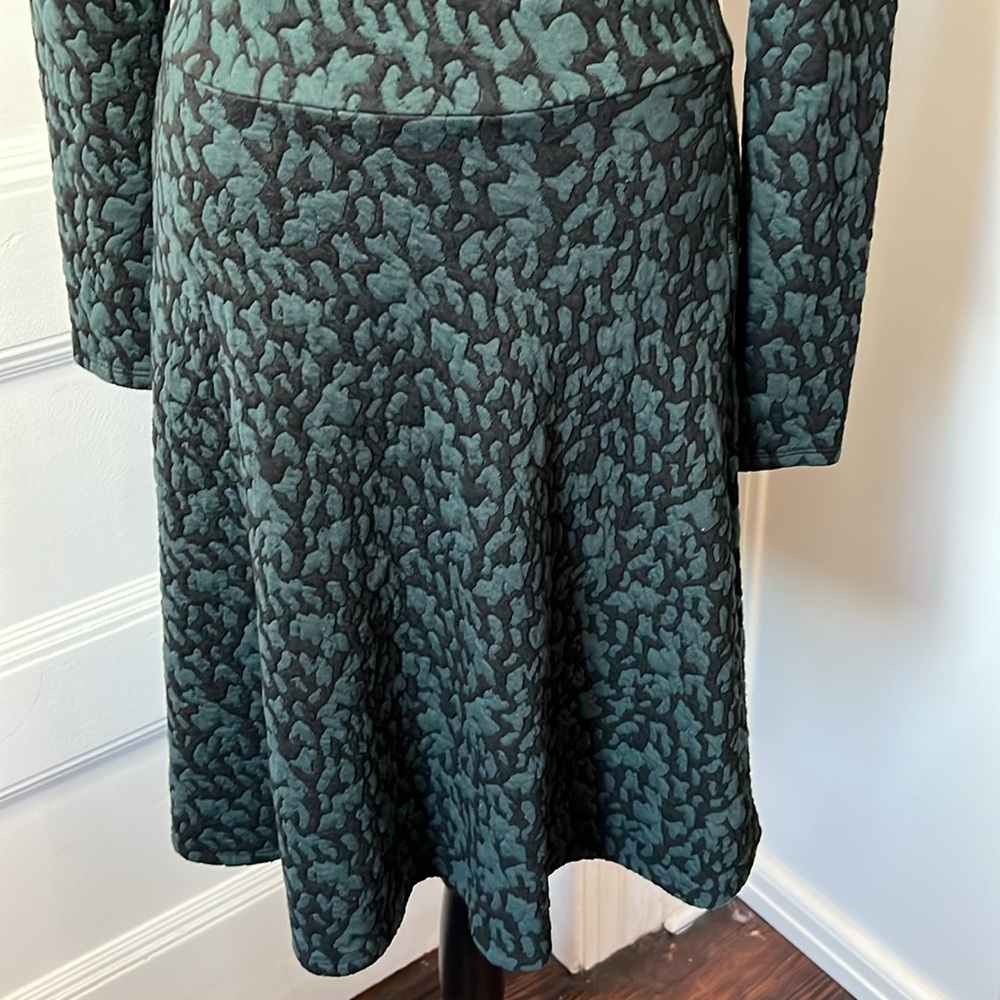 H & M DRESS - Picture 3 of 11